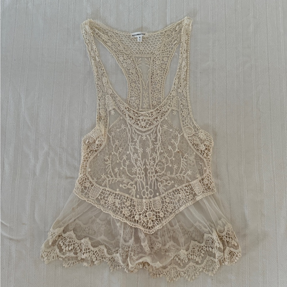 Lace Sleeveless Top in Cream